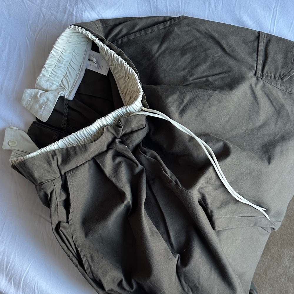 Women’s Kaki Pleated Pants View 3